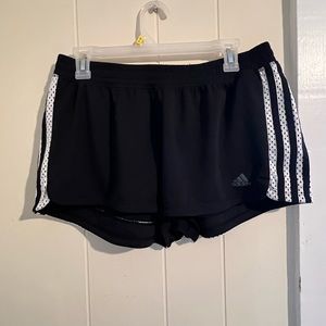 Size medium Adidas, classic athletic shorts